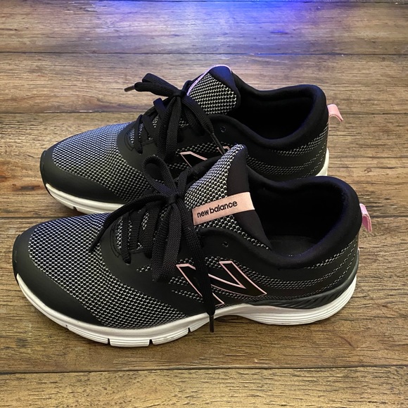 New Balance Graphic Blk/Pink Running Shoes - Picture 3 of 6